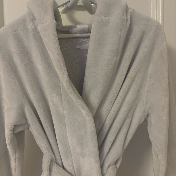 PBN 8-10 Unisex Cozy Gray Bathrobe - Picture 1 of 11